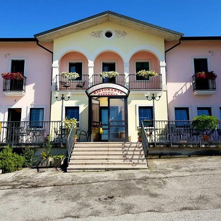 Locanda "Alla Rosa" Lusiana Exterior foto