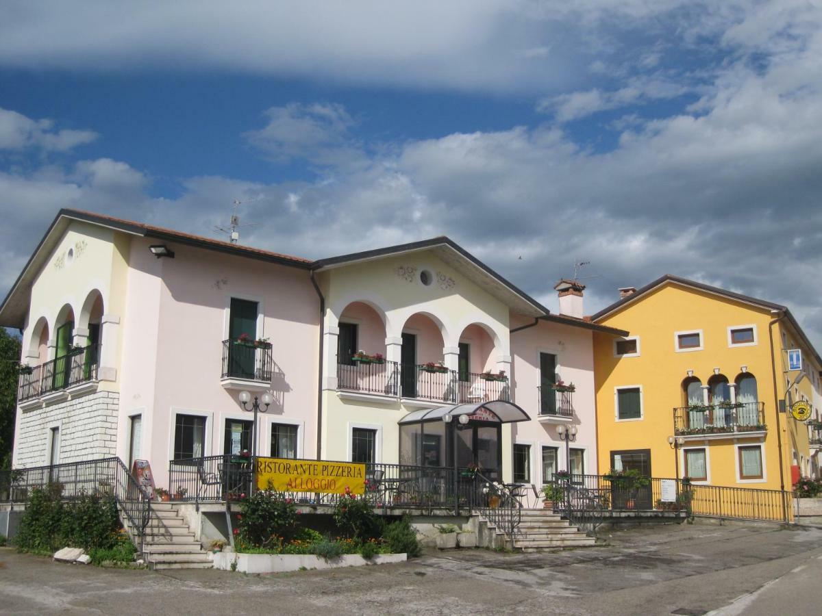 Locanda "Alla Rosa" Lusiana Exterior foto